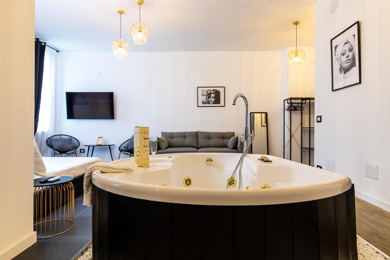 Appartement Munì Boutique Flat à Naples Extérieur photo
